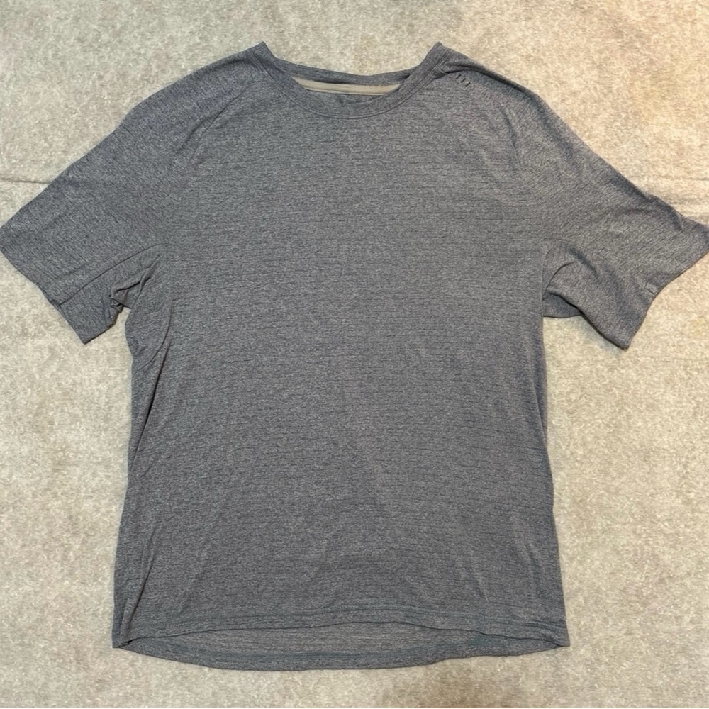 Lululemon Mens Tech Short Sleeve Shirt Medium in Grey/Blue